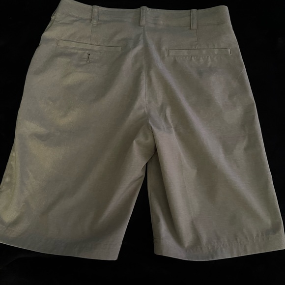 Men’s khaki golf shorts ! - Picture 2 of 3